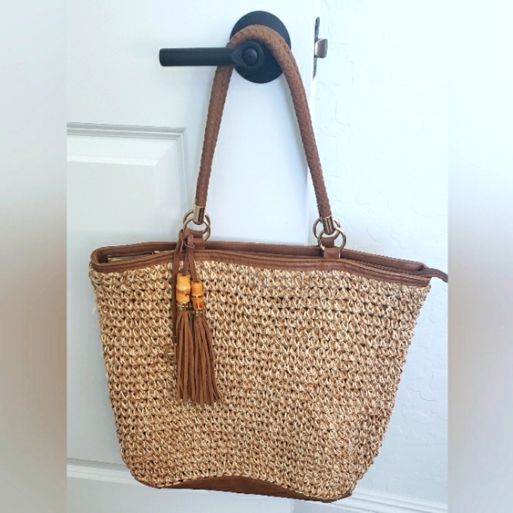 Giani Bernina Straw Tote